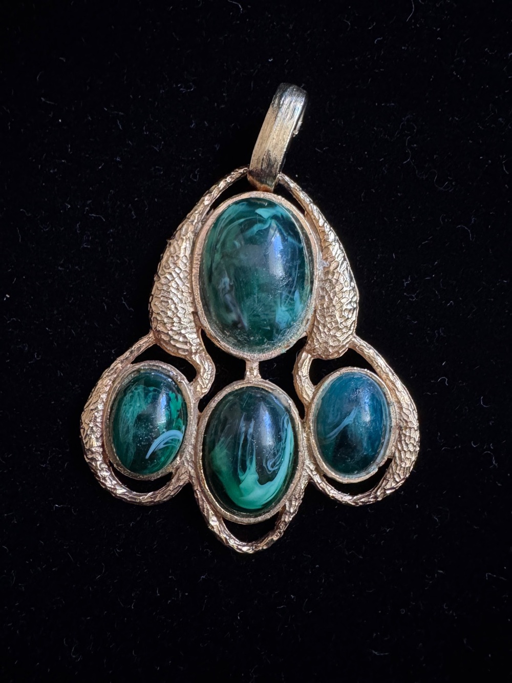Vintage Gold plated Pendant with Green stone‎